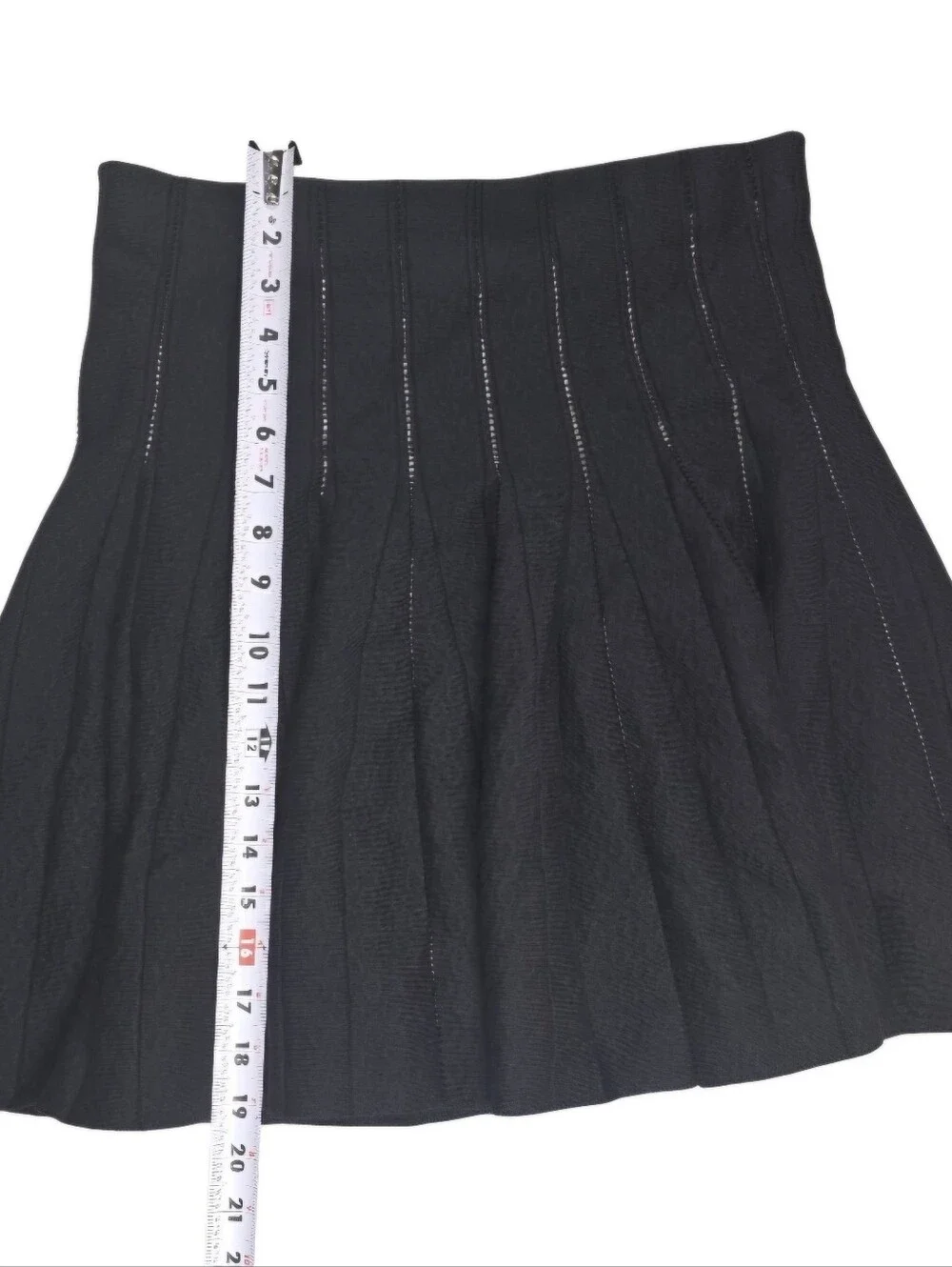 Saks Fifth Avenue Women’s Size M Black Pleated Flared Mini Skirt
